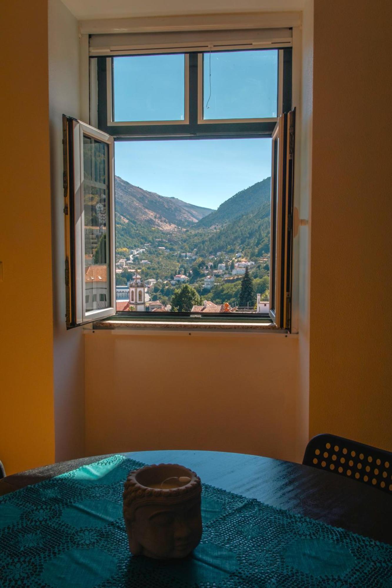 Arcadas Da Vila Manteigas Bagian luar foto
