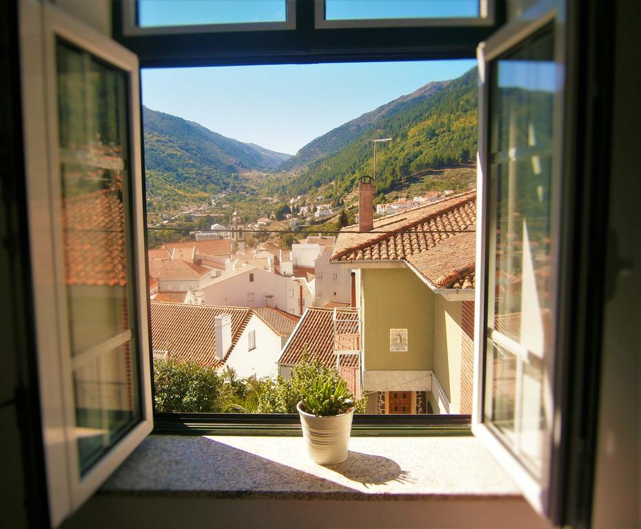 Arcadas Da Vila Manteigas Ruang foto